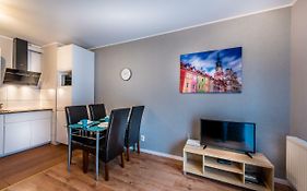 Apartament B&F Garbary Poznań Business&Family - Parking